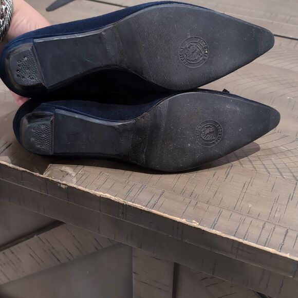 Vintage Prada Navy Blue Suede Pointed Kitten Heels Sz 37 - Picture 8 of 9